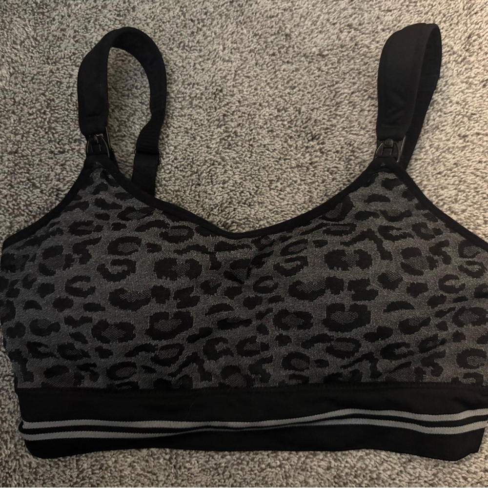 MomCozy 4-in-1 Hands free Nursing & Pumping Bra Size XL
